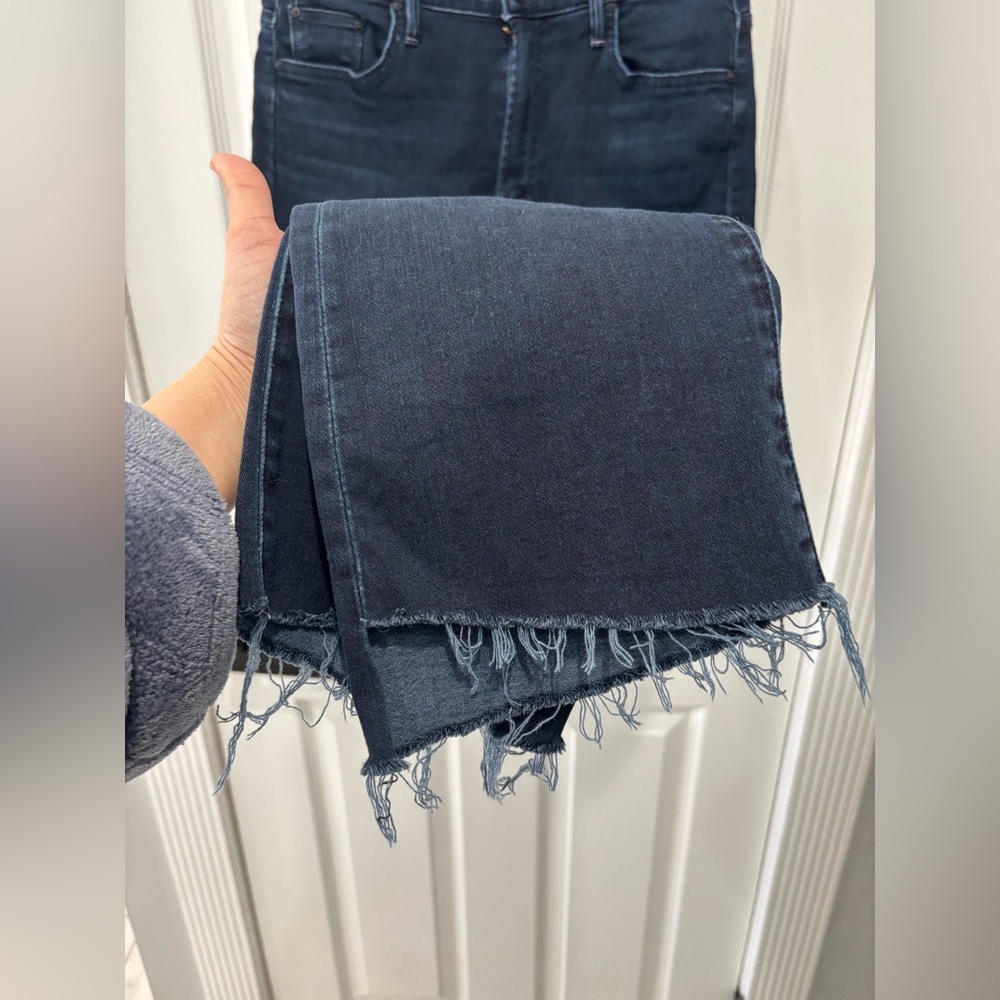 Mother Insider Crop Step Fray
NWT, Jeans Night Tripper Size: 26 - Picture 9 of 9